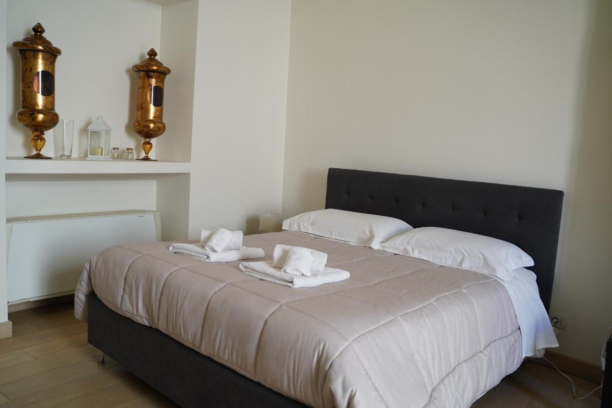 Suite Home D'Aragona Lecce Exterior foto